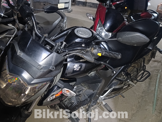 Suzuki gixxer monotone